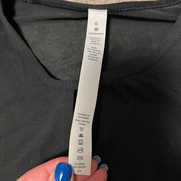 Lululemon Womens Black Wrap Keyhole Fitted Top Size 6 - Picture 2 of 4